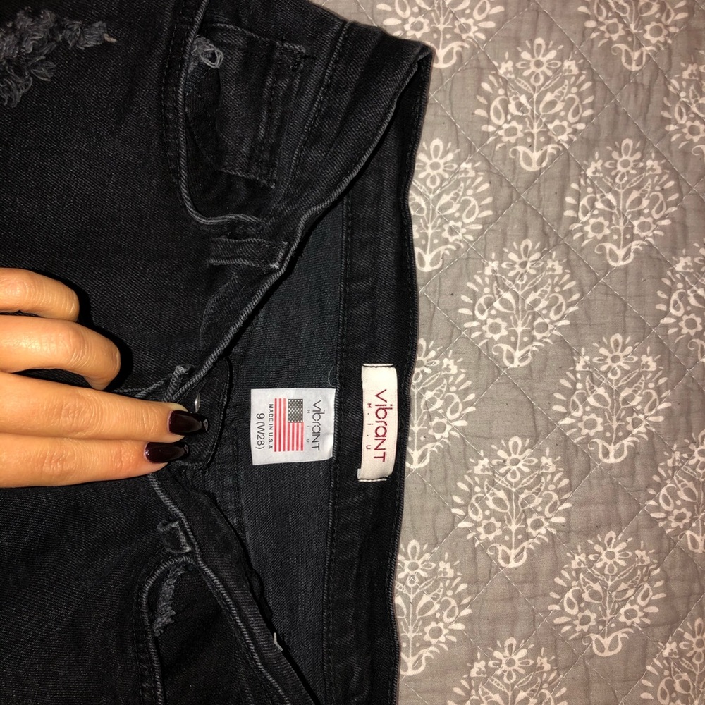High rise boyfriend jeans with a distressed look